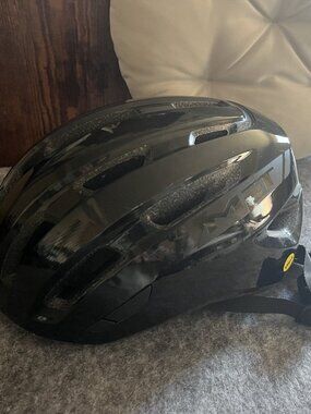 MET Miles MIPS Bicycle Helmet - awarded 5 out of 5 stars by 2025 Virginia Tech